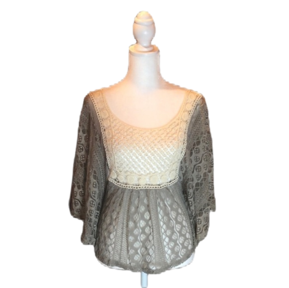 KIRRA Gray & Cream Lace Angel Wing Top Size XS